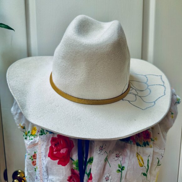 Ivory Wool "Love Never Fails" Rose Embroidered Western Hat - Picture 2 of 9